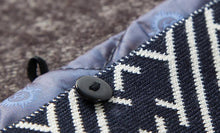 Charger l'image dans la galerie, British Coat : London